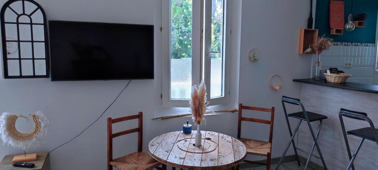 L'Appartement 7 - Centre Ville-Parking-Tv-Wifi Tarbes Kültér fotó